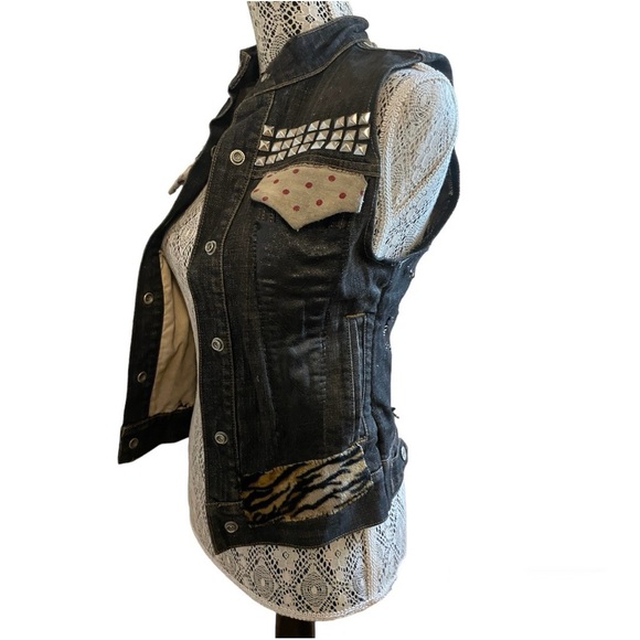 DIY distressed puck rock jean vest size small - Picture 3 of 10